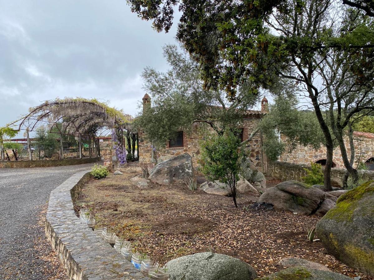 Casas Rurales Monasterio De Rocamador Almendral Exterior photo
